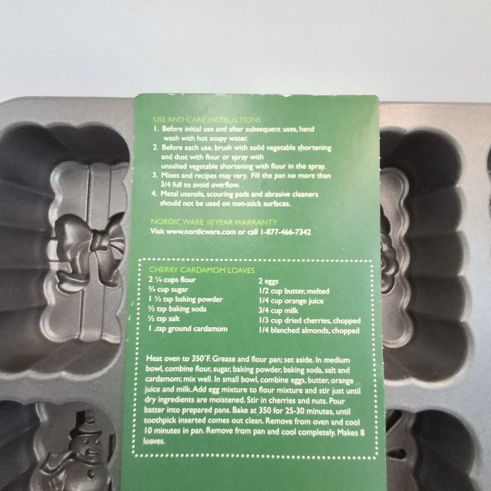 Nordic Ware Holiday Mini Loaf Baking Pan Cast Aluminum 6 Cup Nonstick Christmas